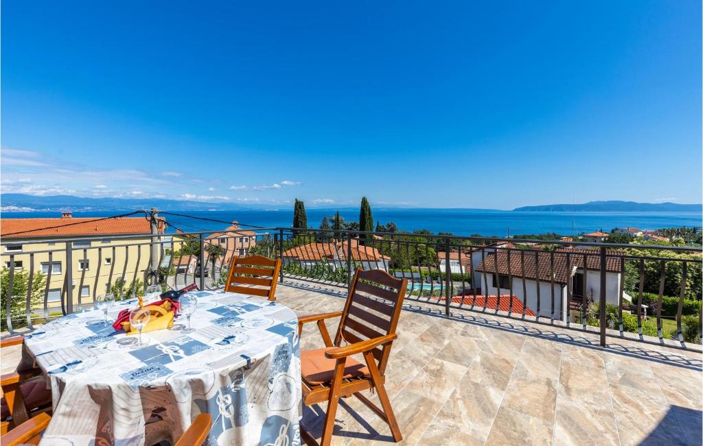 Beautiful Apartment In Lovran With House Sea View