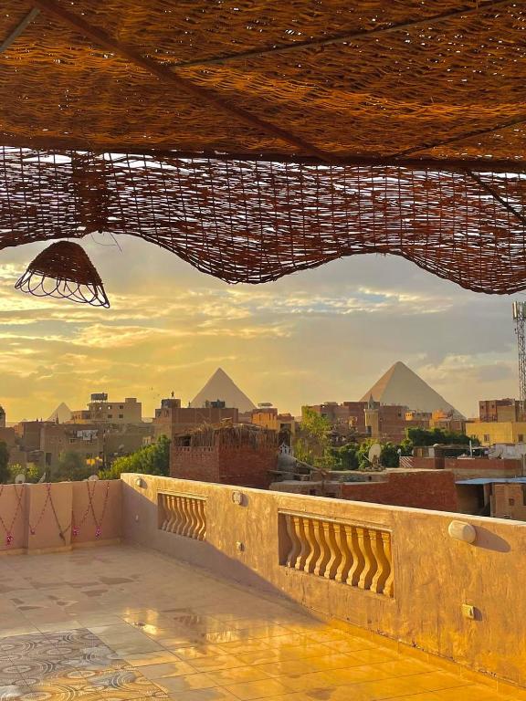 Üldine mäevaade või majutusasutusest Four pyramids View Guest house pildistatud vaade
