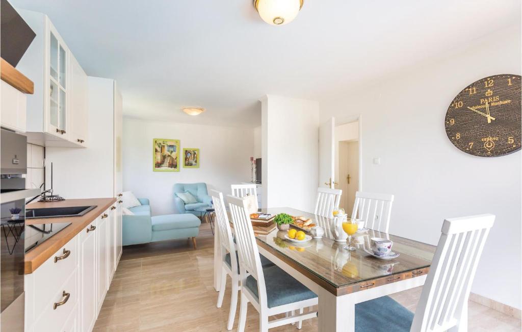 Stunning Home In Kamenmost With Sauna - Four-Bedroom Holiday Home
