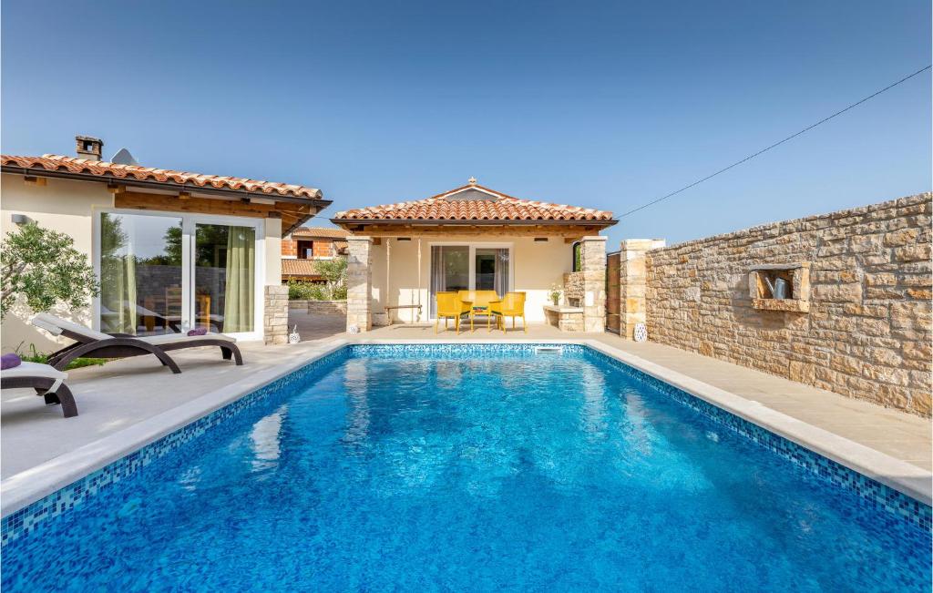 Beautiful Home In Klimni With Wifi