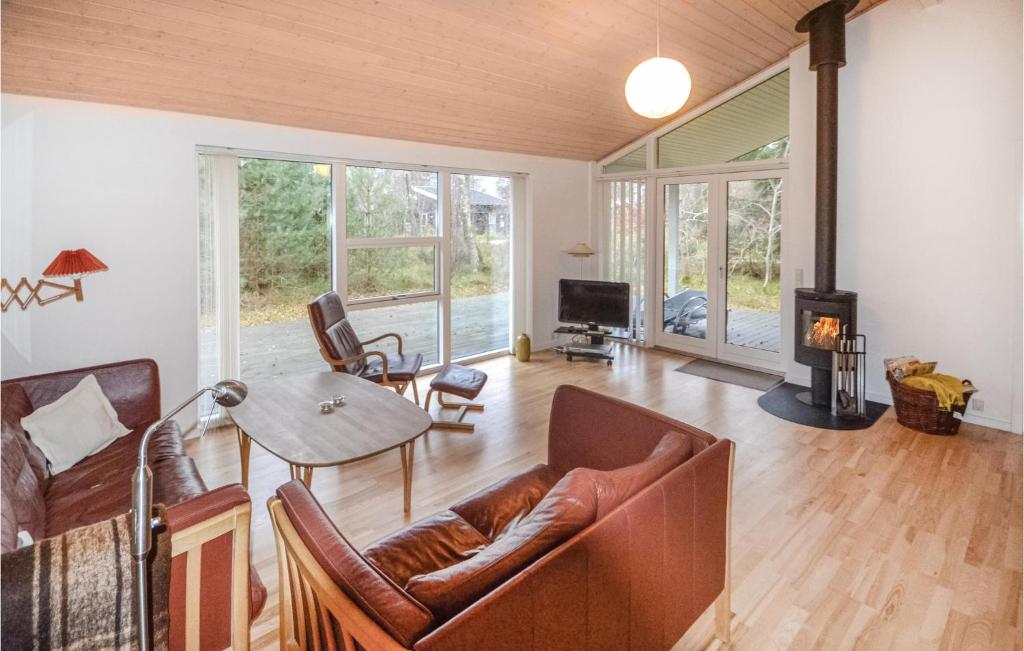 3 Bedroom Beautiful Home In Grenaa - Maison De Vacances De Trois Chambres