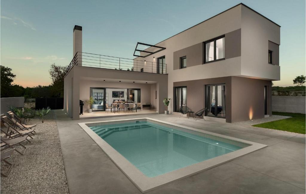 Πισίνα στο ή κοντά στο Villa Median