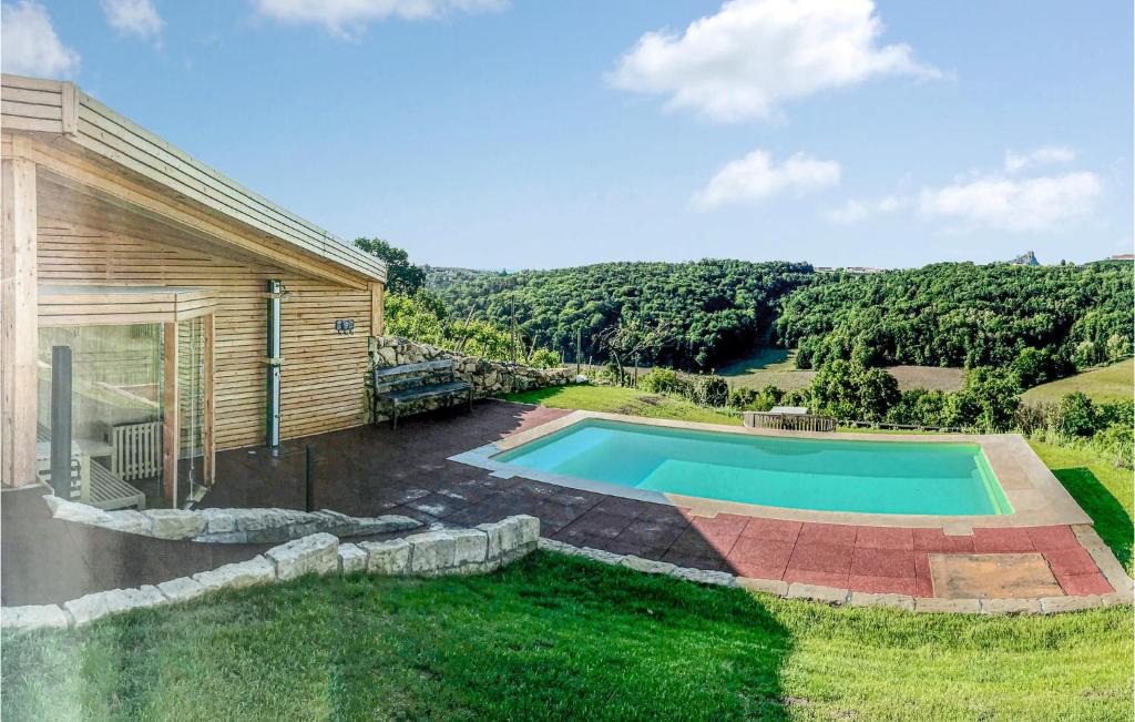 Bazén v ubytovaní Ferienhaus Mit Pool Und Sauna alebo v jeho blízkosti