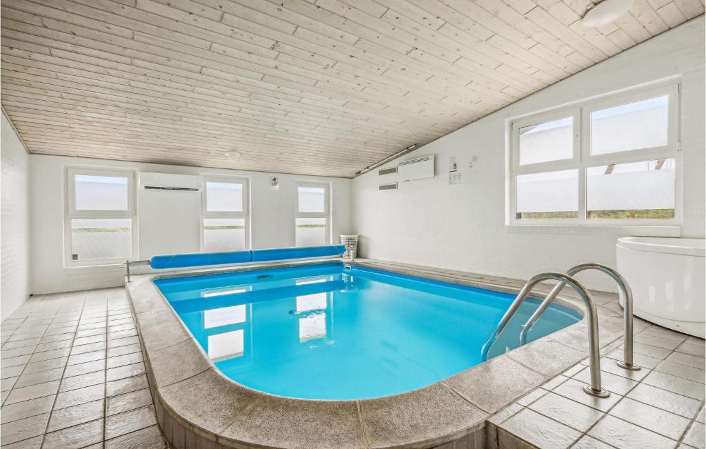Bazén v ubytování Holiday Home Søholmvej Hvide Sande Denm nebo v jeho okolí