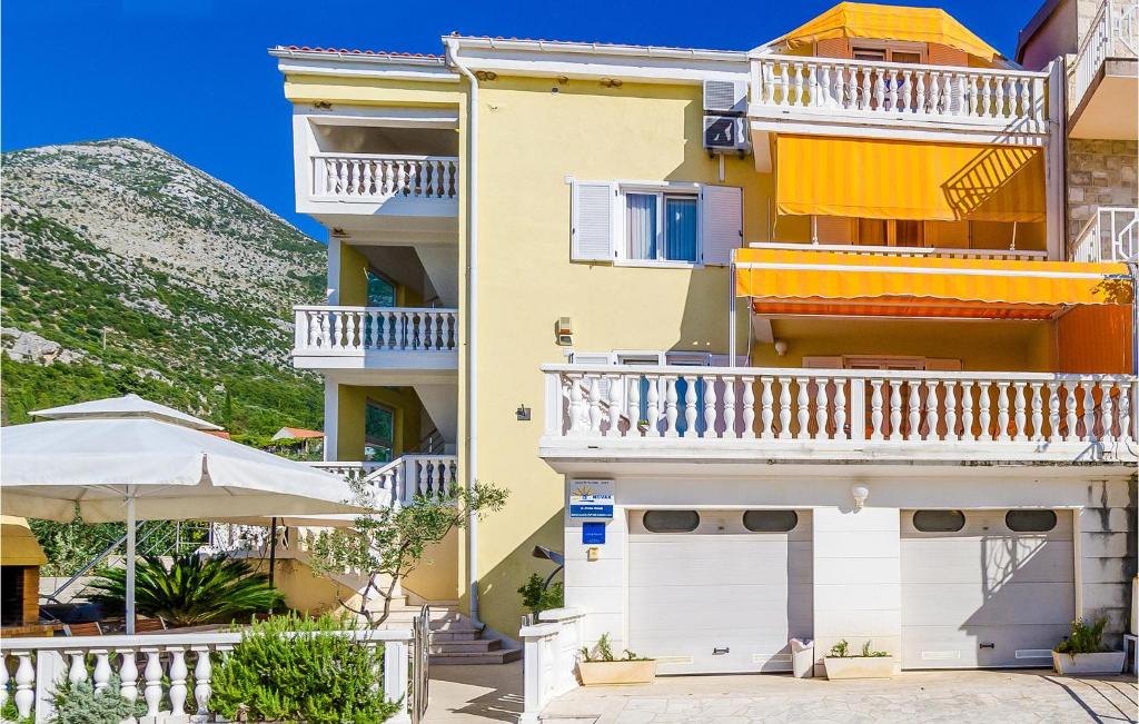Výhľad na hory alebo výhľad na hory priamo z apartmánu