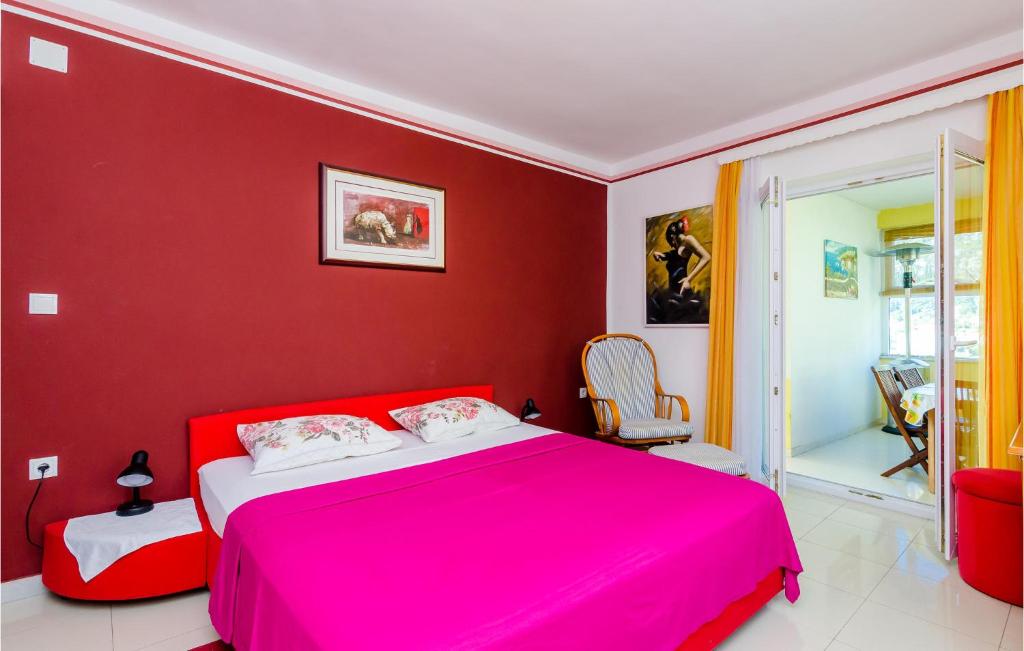 Posteľ alebo postele v izbe v ubytovaní One-Bedroom Apartment In Slano