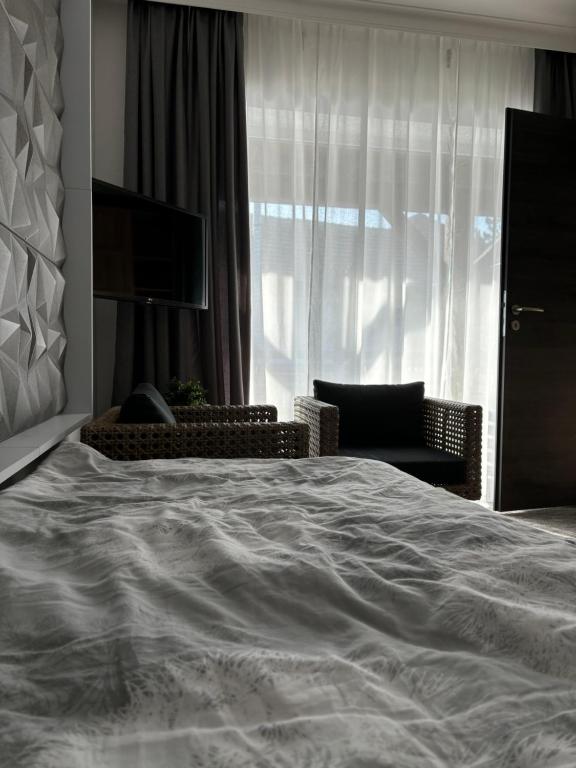 Dunavölgyi Vendégház Akasztó - Chambre Jumelle Avec Vue De La Piscine