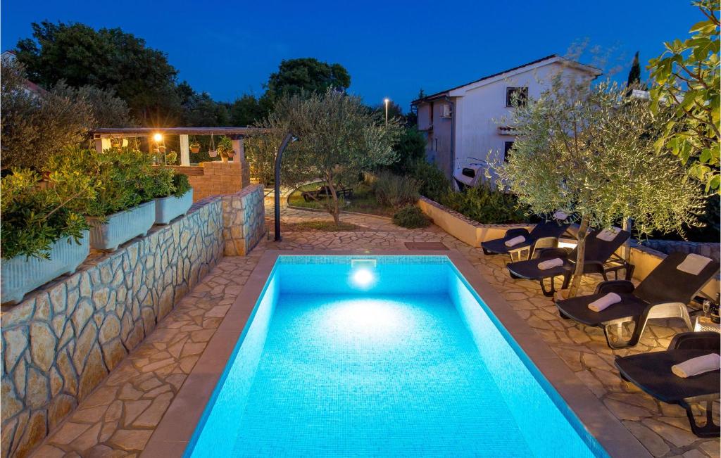 Basen w obiekcie Stunning Home In Pinezici With Kitchen lub w pobliżu
