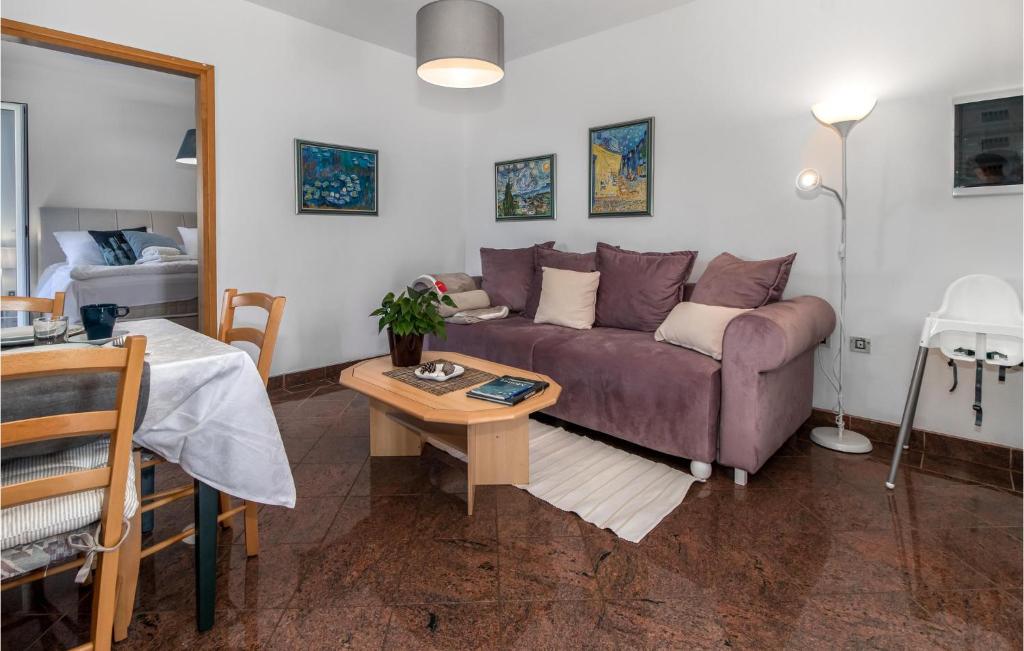 Posedenie v ubytovaní Ocean Front Apartment In Jadranovo