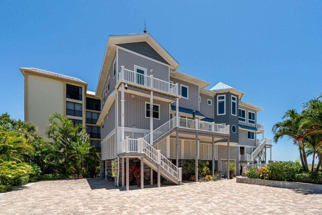 Fotografie z fotogalerie ubytování Oceanview Luxury: Sunset Views, Pool, Beach Access v destinaci Fort Myers Beach