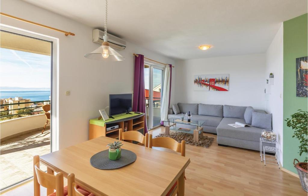 TV a/nebo společenská místnost v ubytování Apartment Makarska Put Zuke Vi