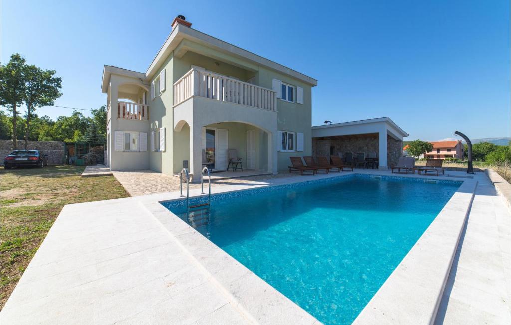 Stunning Home In Lovrec