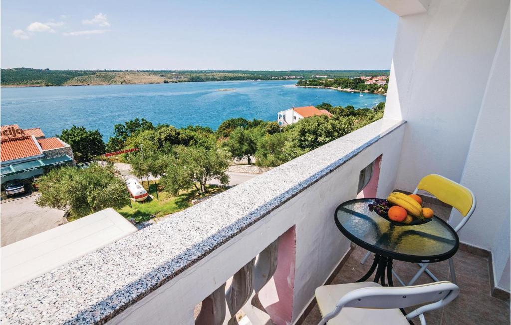 Two-Bedroom Apartment In Posedarje