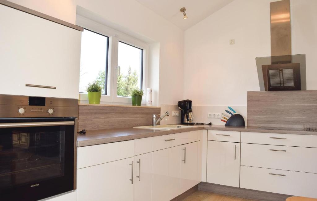 Amazing Home In Gerolstein With Kitchen - Maison De Vacances 3 Chambres