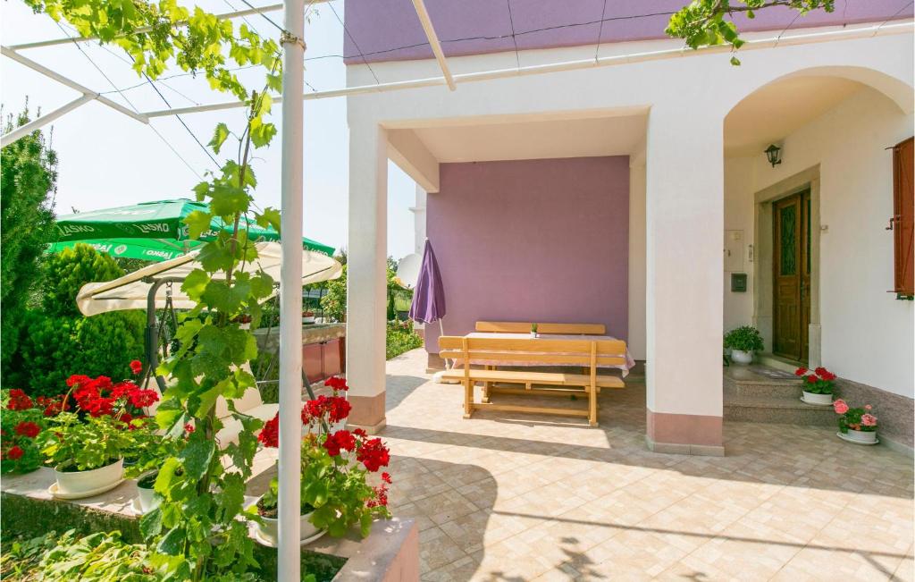 Ogród w obiekcie Apartment Labin Kapelica Iii