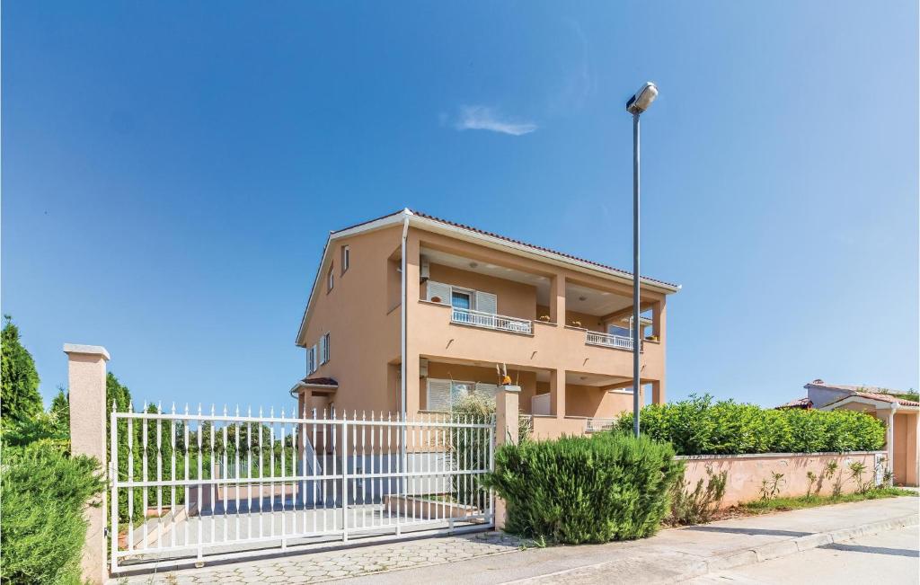 Gorgeous Apartment In Pula With Wifi