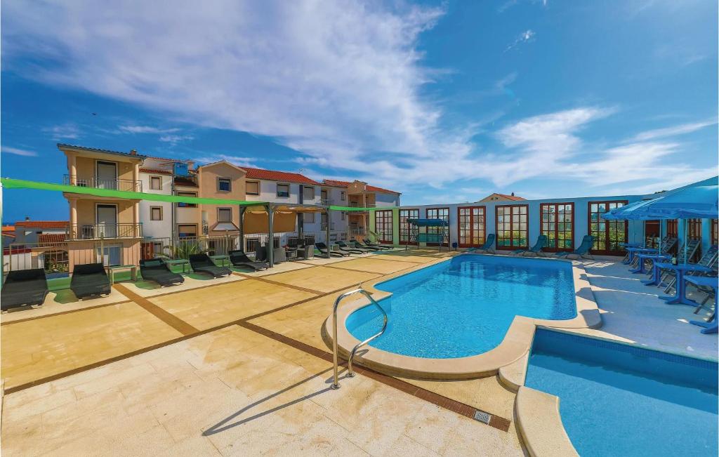 One-Bedroom Apartment In Okrug Gornji