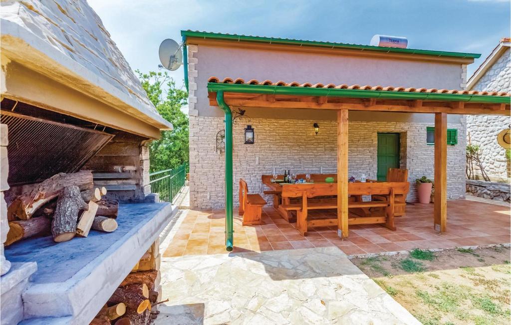 Patio nebo venkovní prostory v ubytování Cozy Home In Silo With Wifi