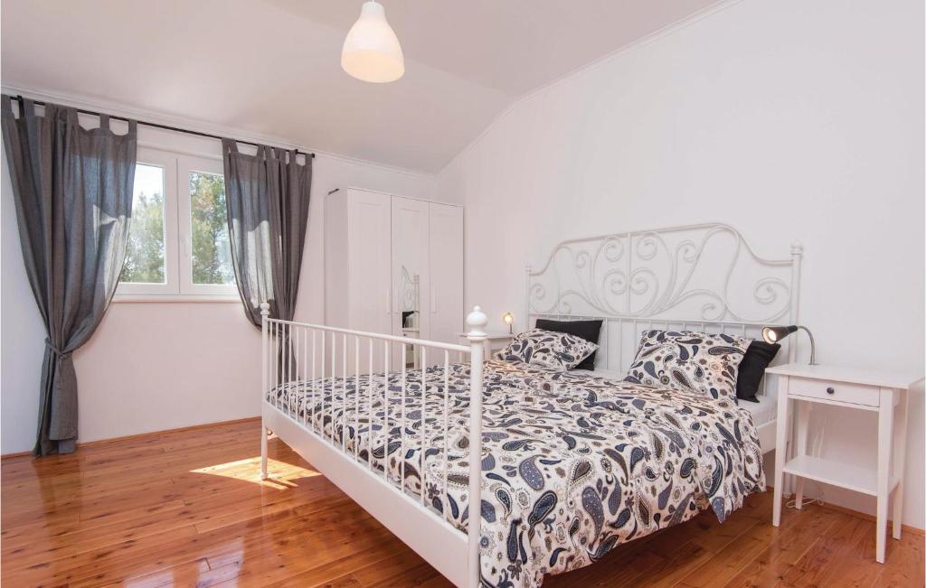 Fotografie z fotogalerie ubytování Three-Bedroom Holiday Home In Zrnovo v destinaci Korčula