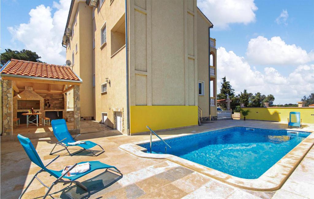 Bazén v ubytování Cozy Apartment In Pula With Wifi nebo v jeho okolí
