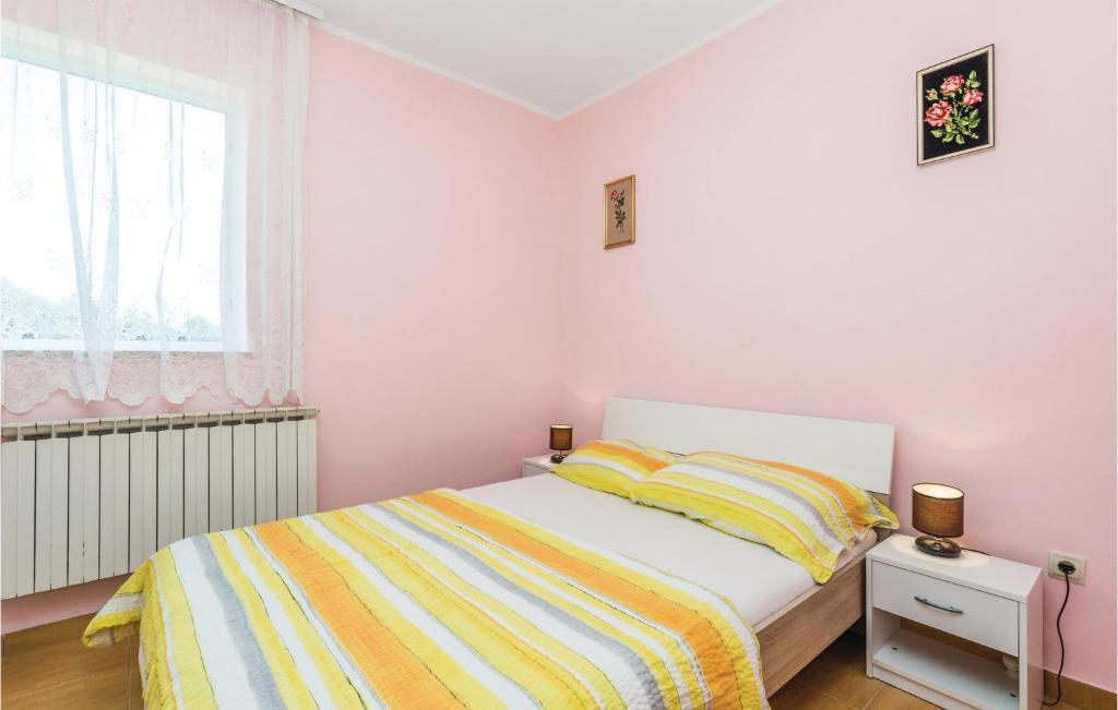 Posteľ alebo postele v izbe v ubytovaní Gorgeous Apartment In Matulji With Wifi
