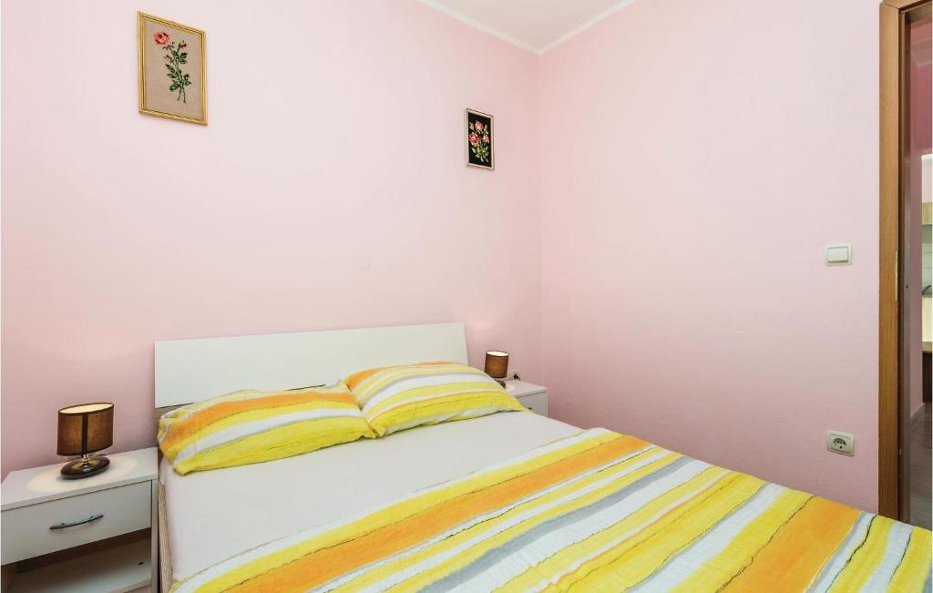 Posteľ alebo postele v izbe v ubytovaní Gorgeous Apartment In Matulji With Wifi