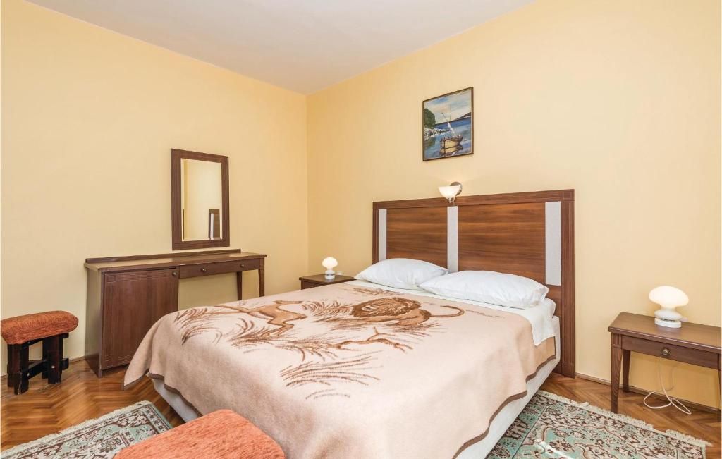 Posteľ alebo postele v izbe v ubytovaní 3 Bedroom Gorgeous Home In Kampor