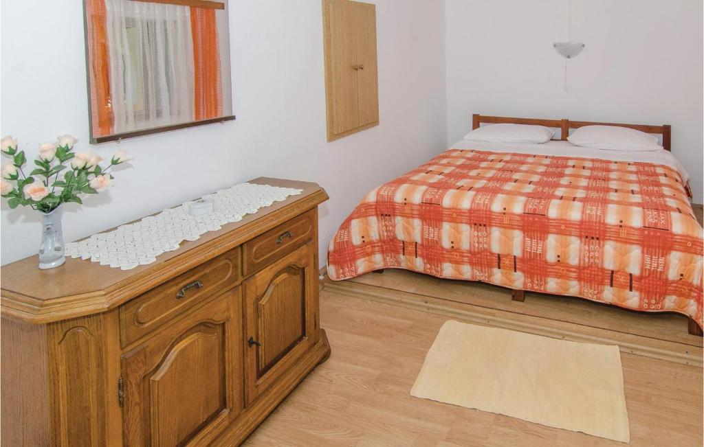 Posteľ alebo postele v izbe v ubytovaní Holiday Home Prapatna Bb I