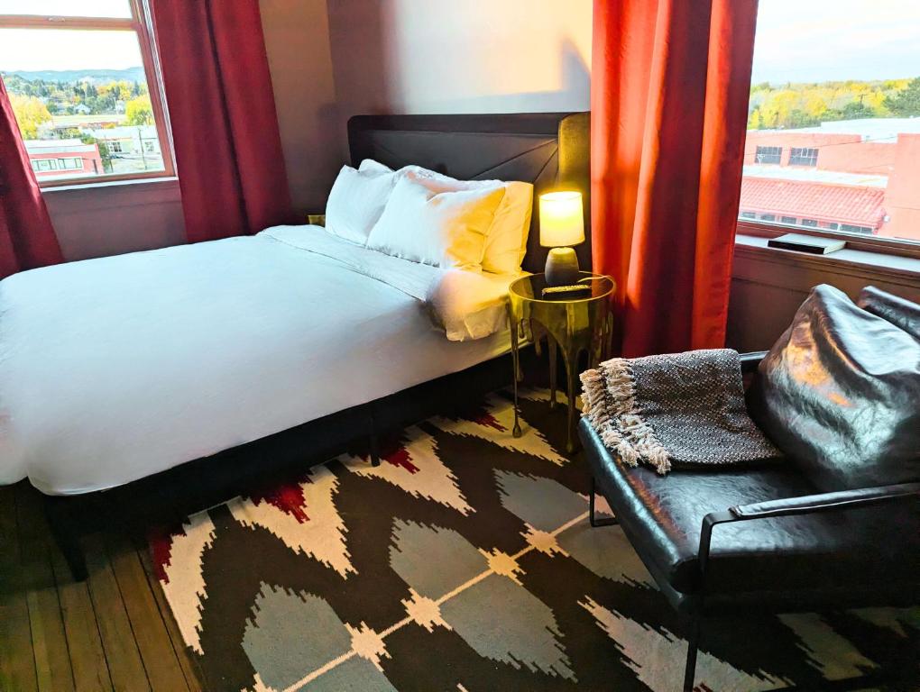 The Well Hotel & Taproom photo