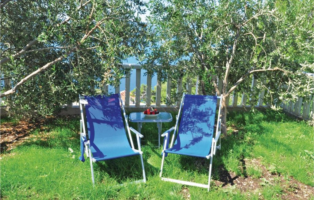 Vonkajšia záhrada v ubytovaní Apartment Mimice With Sea View 382