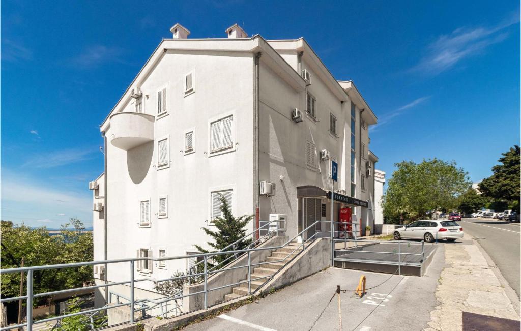 Beach Front Apartment In Crikvenica With Wifi