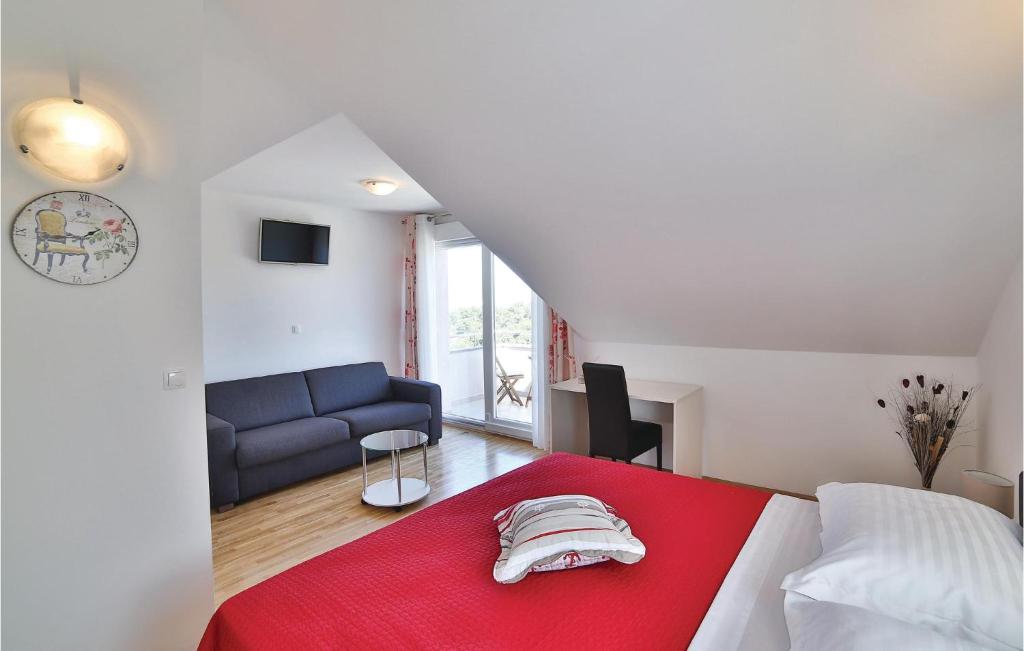Posteľ alebo postele v izbe v ubytovaní Holiday Home Zedno With Sea View 12