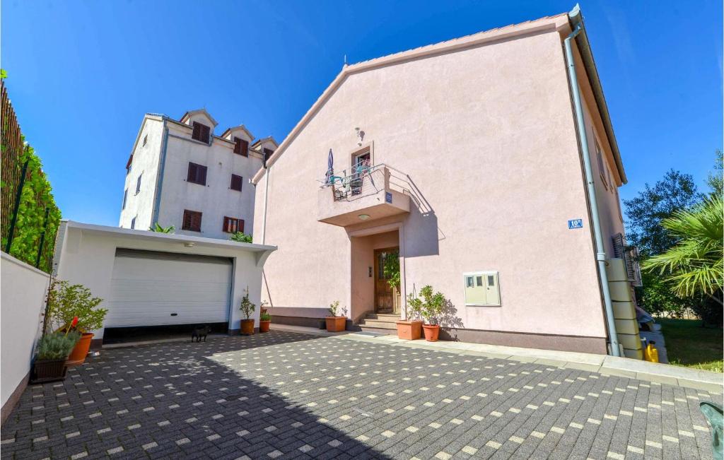 Budova, v ktorej sa apartmán nachádza