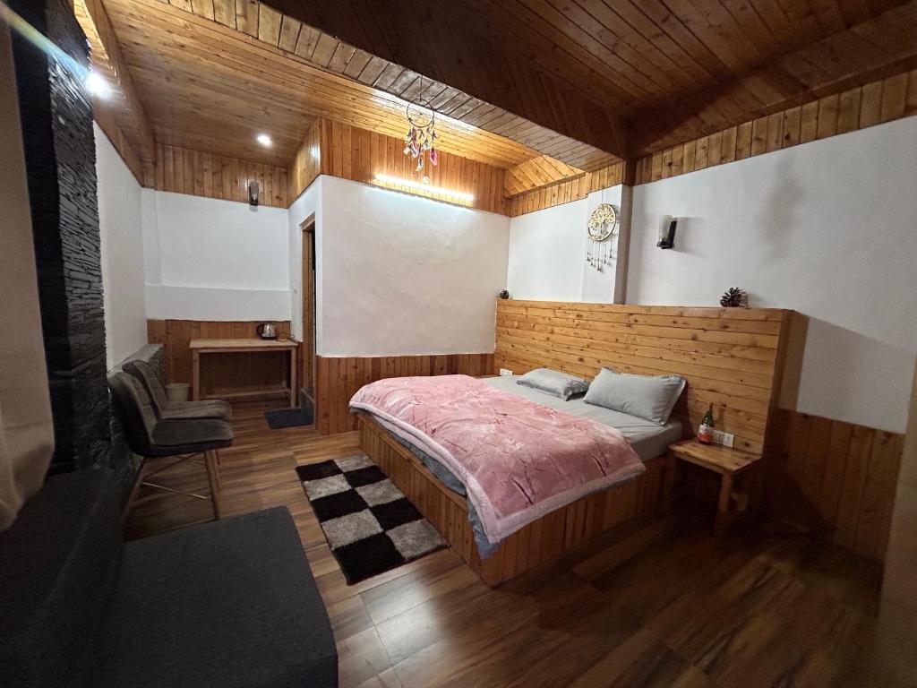 Fotografie z fotogalerie ubytování The Himalyan Sukoon Villa Near Jibhi v destinaci Banjār