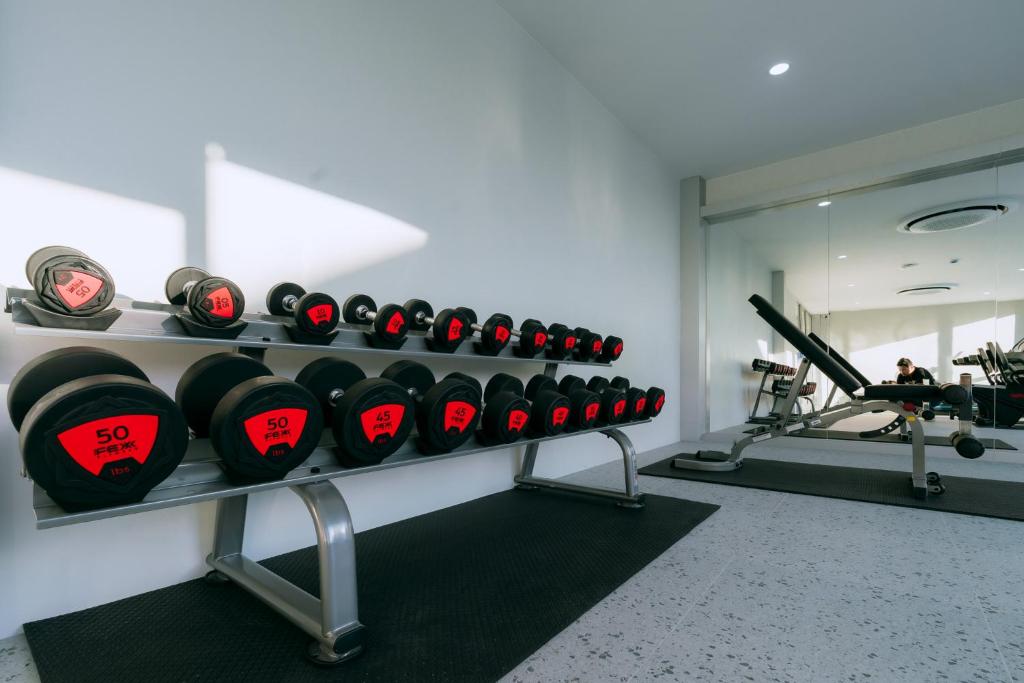 Fitness centrum a/nebo fitness zařízení v ubytování วัน บัดเจท เชียงราย บายพาสตะวันออก One Budget Hotel Chiangrai Bypass-East