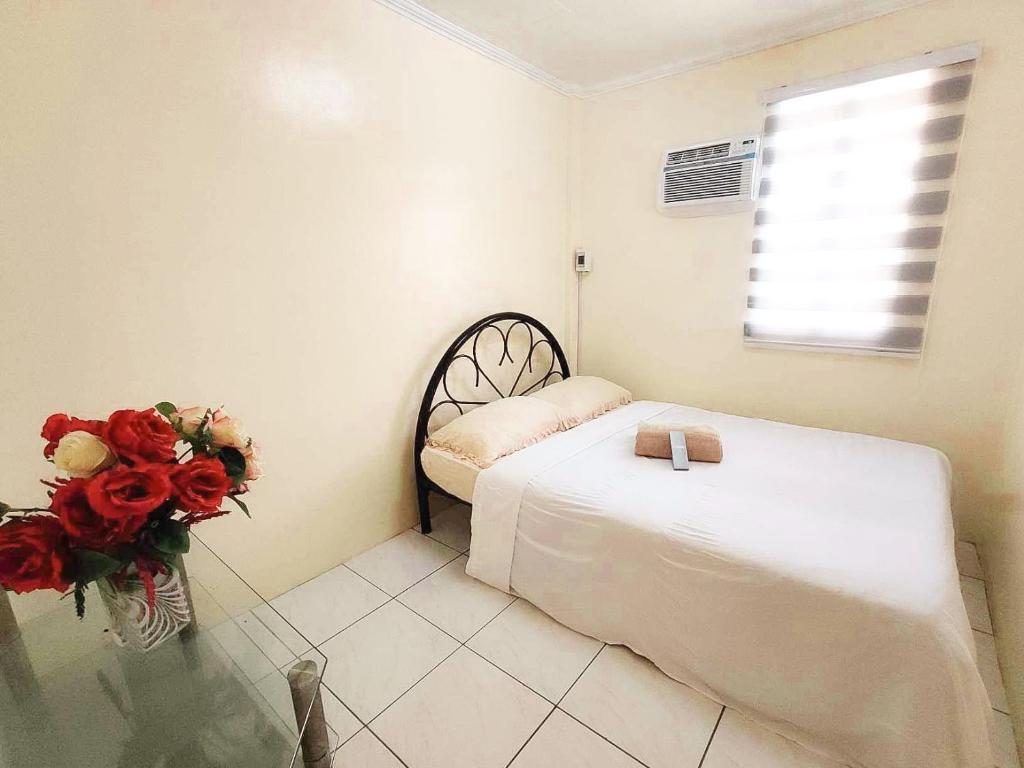 Amor Building - Urdaneta City - Standard Double Room With Shared Bathroom
