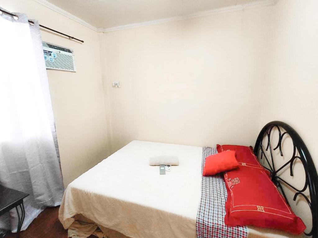 Amor Building - Urdaneta City - Standard Double Room With Shared Bathroom