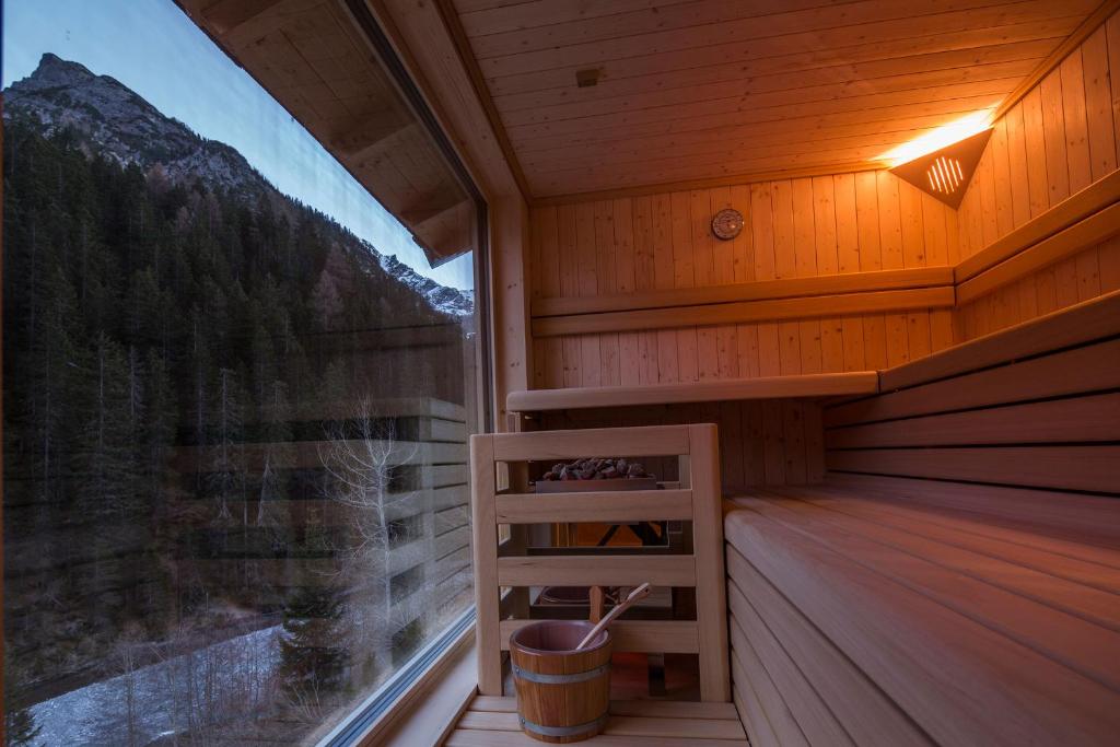 Nespecifikovaný výhled na hory nebo výhled na hory při pohledu z aparthotelu