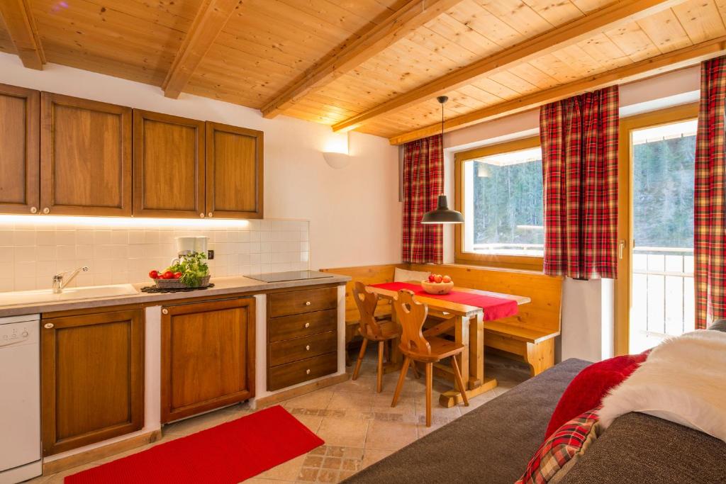 Kuchyň nebo kuchyňský kout v ubytování Stelvio Residence