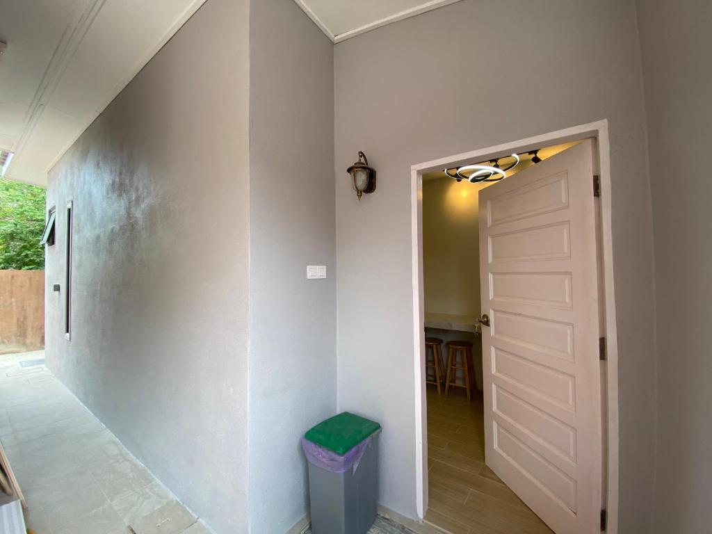 Fotografie z fotogalerie ubytování Peacock Studio Tiny House v destinaci Kuala Terengganu