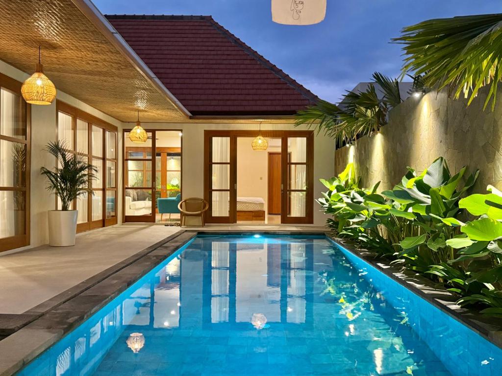 Bazén v ubytování Tropical Haven Villa nebo v jeho okolí