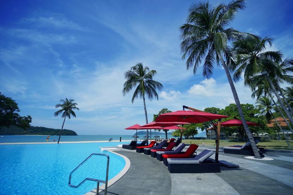 Bazén v ubytování Holiday Villa Resort & Beachclub Langkawi nebo v jeho okolí