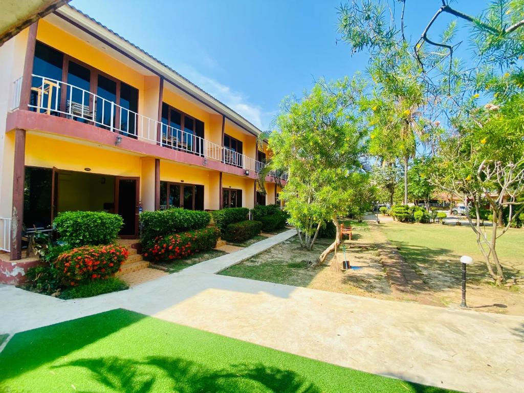 Zahrada ubytování Pranmanee Beach Resort