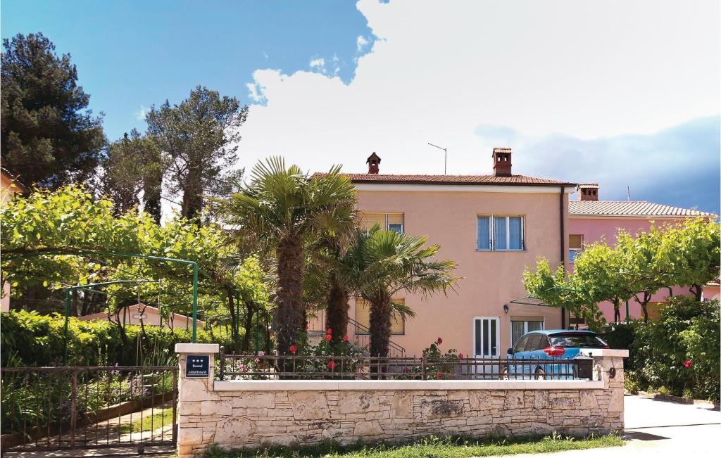 Two-Bedroom Apartment In Fazana