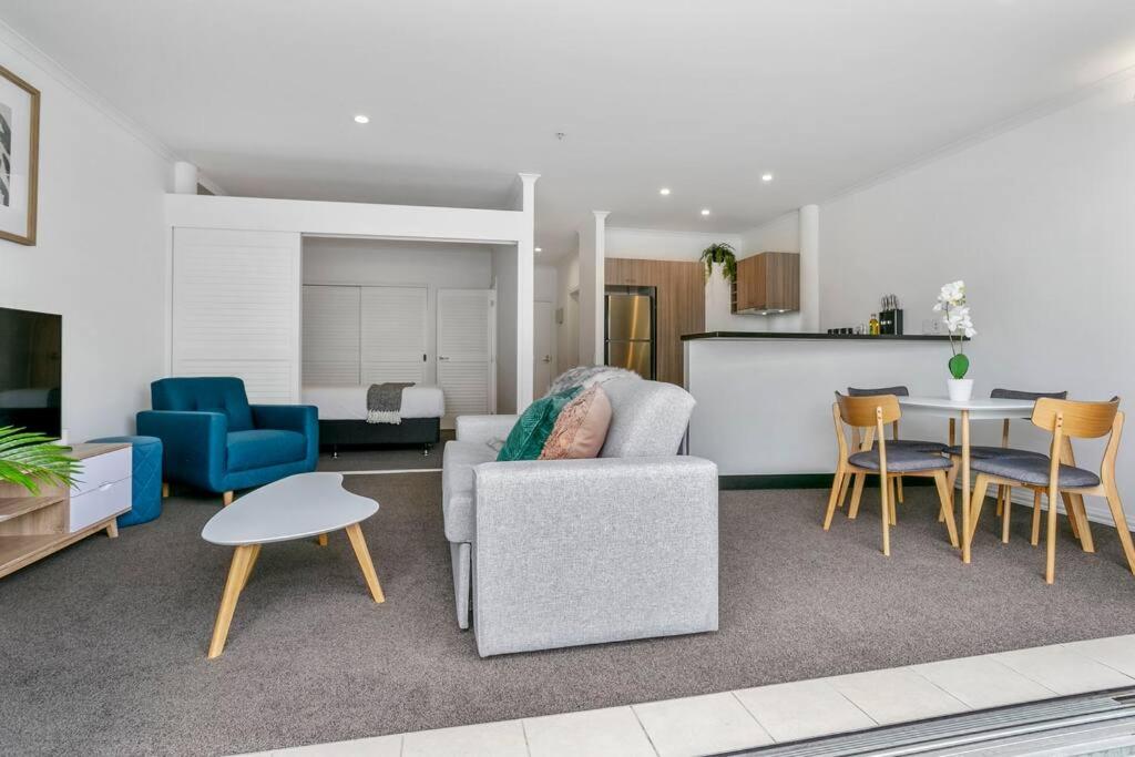 Boujee on a Budget Princes Wharf Auckland CBD - Resim 4