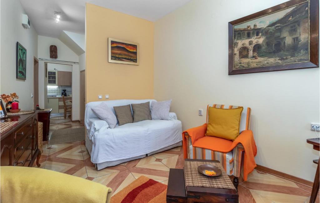 Posedenie v ubytovaní Lovely Home In Crikvenica With Wifi
