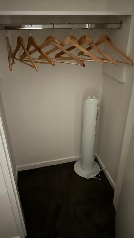 Stylish New & Cosy 3-Bedroom Entire Home in Auckland, Free Parking - Perfect for Your Next Getaway! - Resim 22