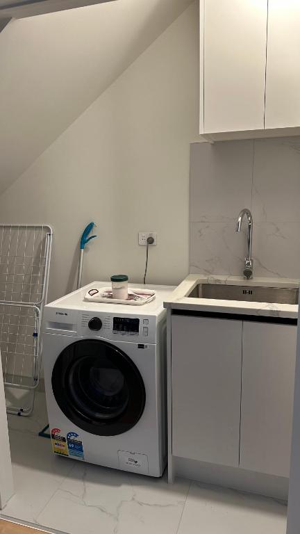 Stylish New & Cosy 3-Bedroom Entire Home in Auckland, Free Parking - Perfect for Your Next Getaway! - Resim 27