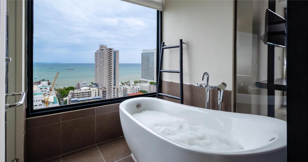 امکانات Siam At Siam Design Hotel Pattaya - تصویر ۴