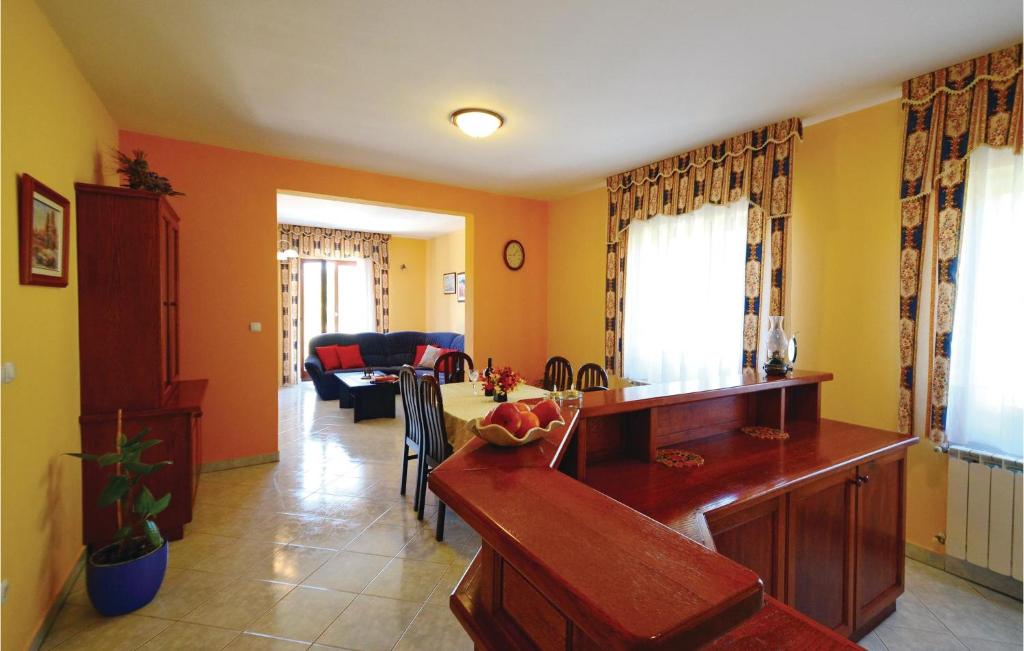 Posedenie v ubytovaní Holiday Home Labin Presika Ii